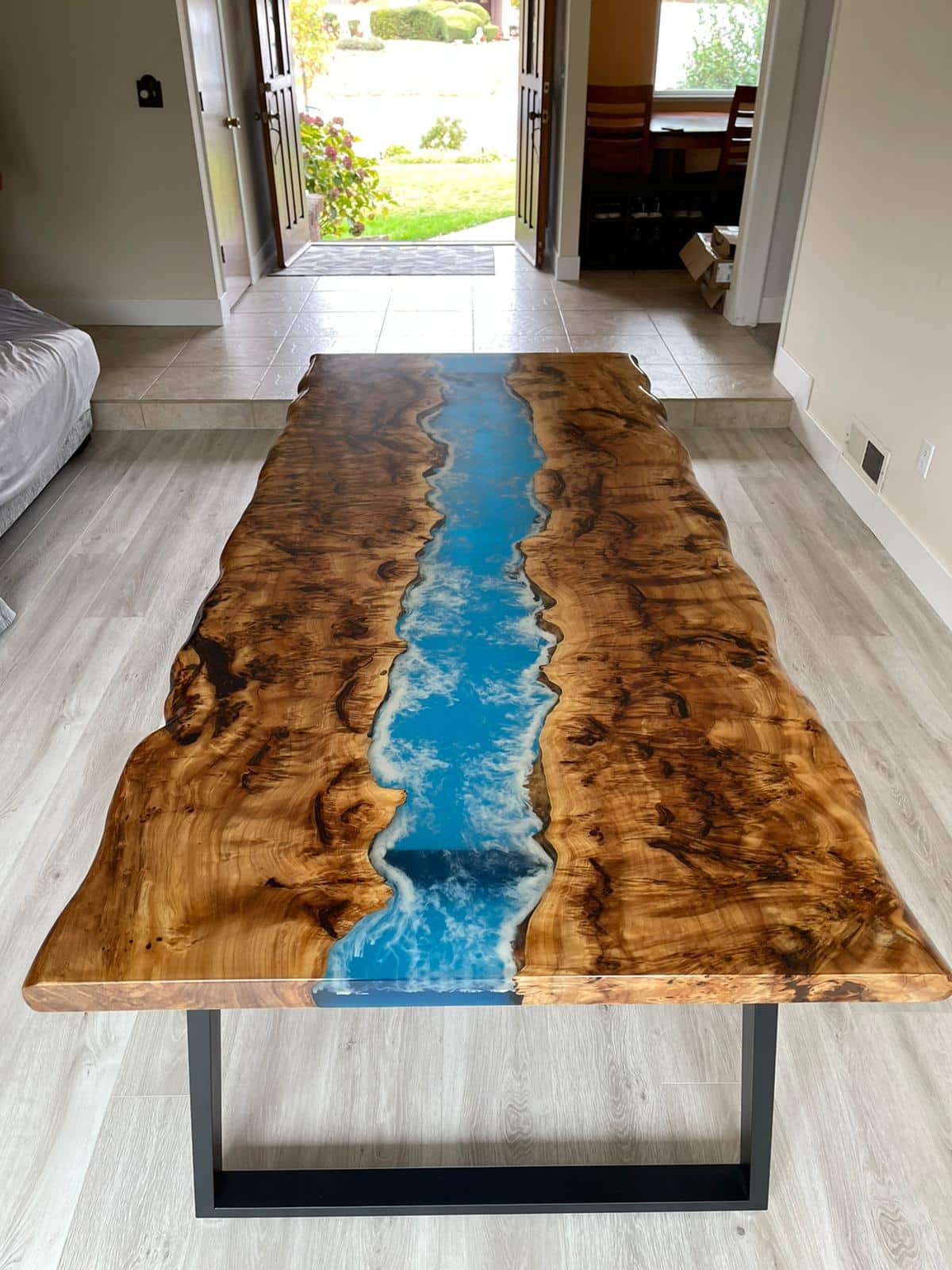 Epoxy Resin Dining Tables | Maxiwoods
