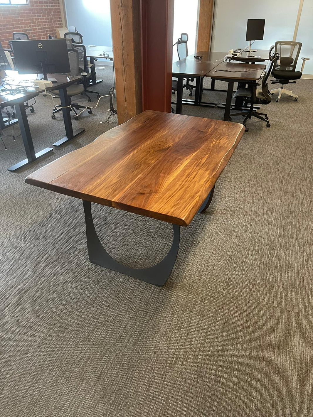 How thick should a wood dining table top be?