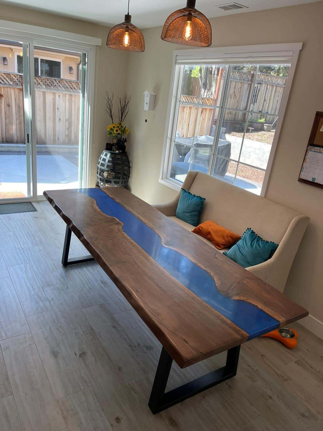 Can epoxy table be used outsife?