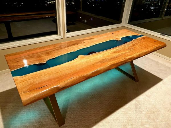What is an epoxy table?
