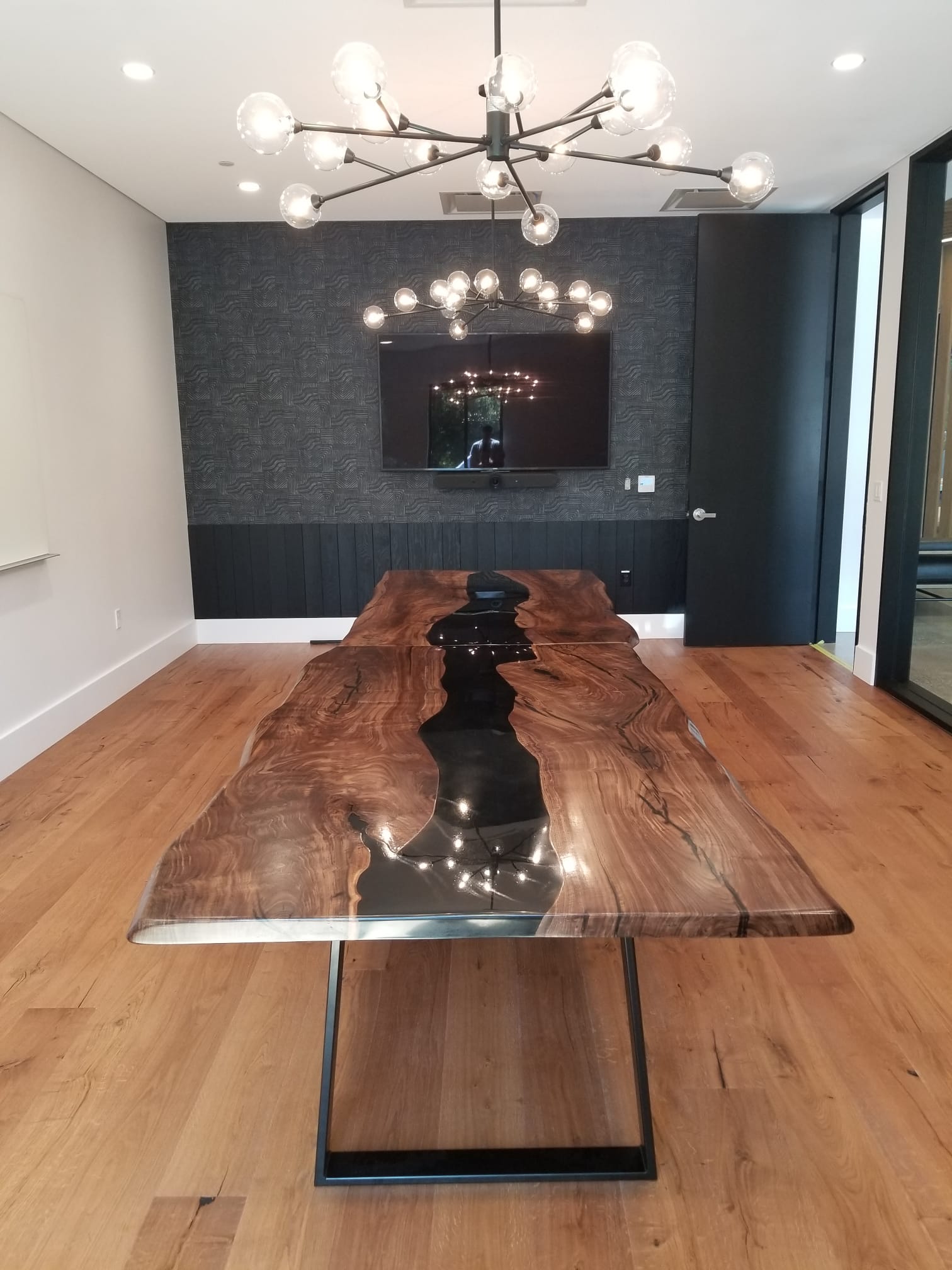 Choosing the Right Size for Your Conference Table