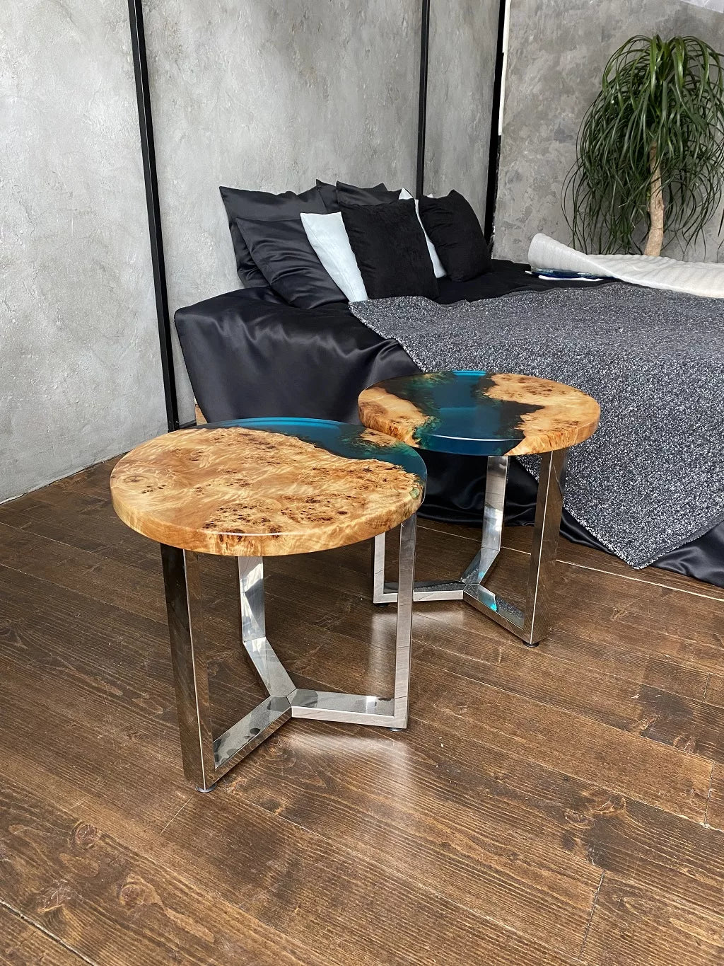 Azure Poplar Round Set