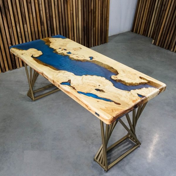 Blue Maple Epoxy Acrylic Varnish Dining Table | Maxiwoods