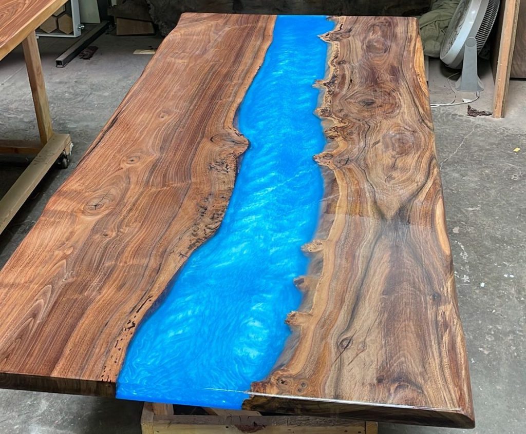 Walnut Epoxy Polyurethane Varnish Table Maxiwoods